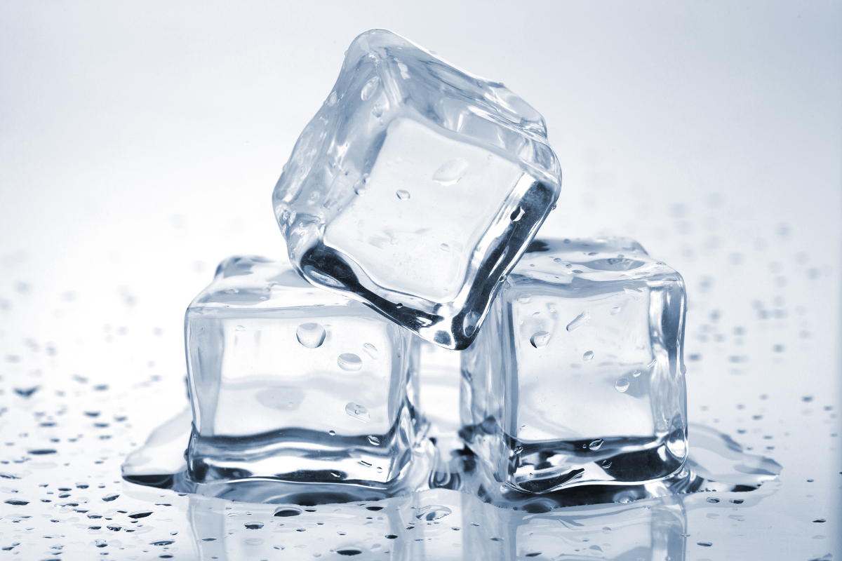 https://pixfeeds.com/images/11/364107/1200-502947722-ice-cubes.jpg
