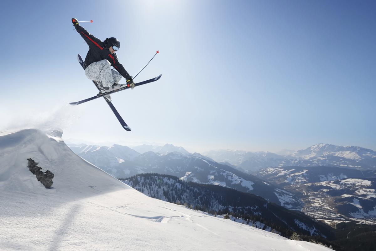 repertoire Ver weg homoseksueel Amazing Freestyle Skiing Tricks Each and Every Skier Should Know -  Thrillspire