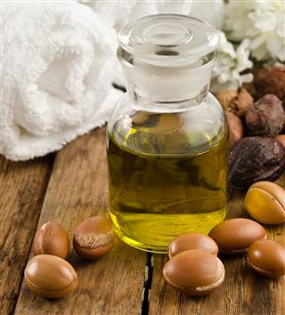 Argan oil with fruits