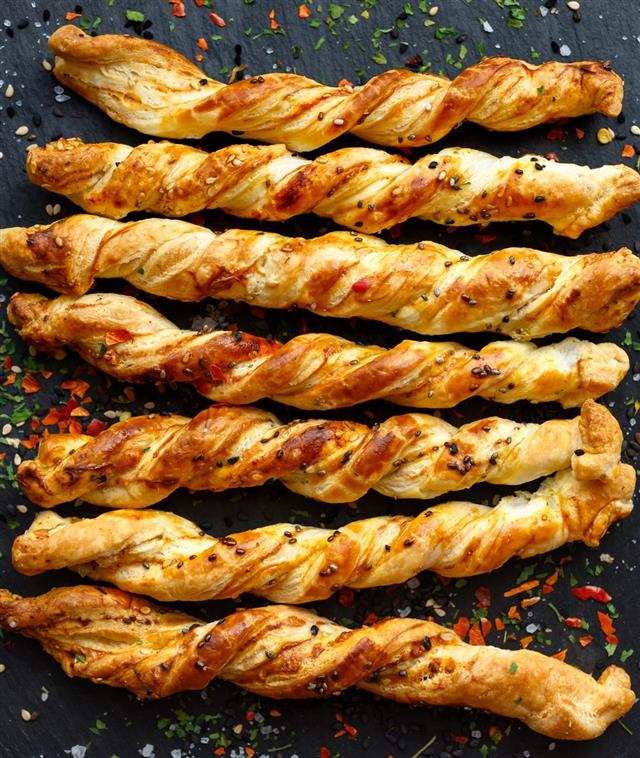Sticks with puff pastry with cheese and chia seeds
