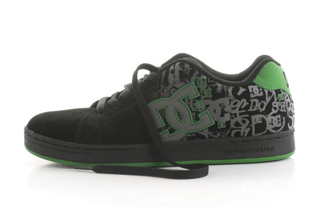 Black DC shoe
