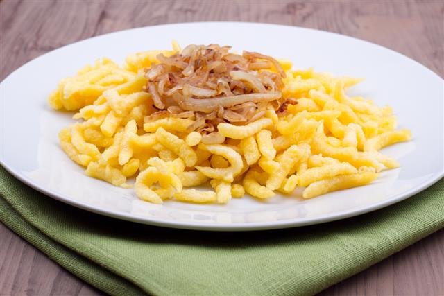 Spaetzle with fried onion