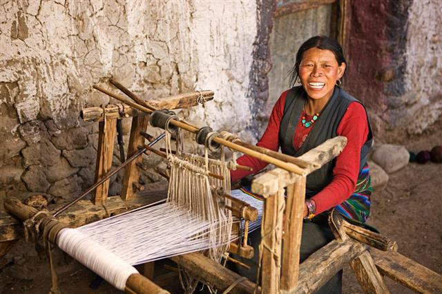 Weaving on Drawloom