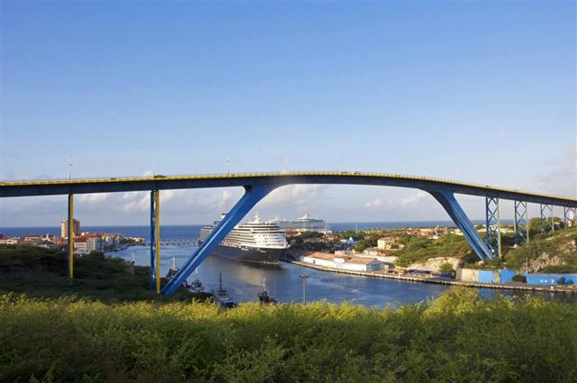 Queen Juliana Bridge, Curacao