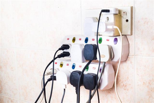 Multiple electricity plugs