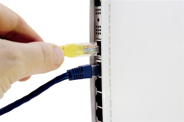 Plugging network cable