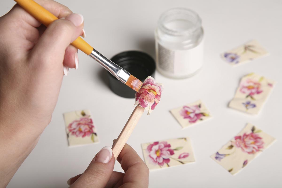 Take a Look at These Steps That Explain How to Decoupage on Wood