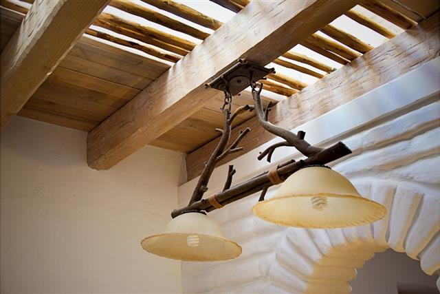 Hanging lamp to Ceiling Beams