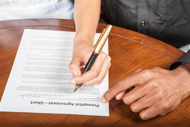 Signing a prenuptial agreement