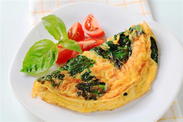Omelet with Cheese and Spinach