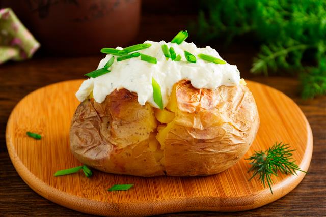 Baked potato with cream