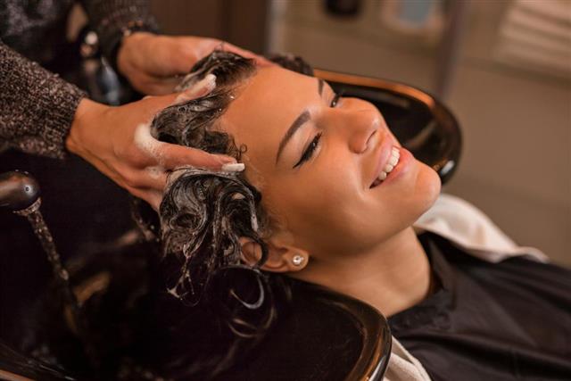 hair washing in salon