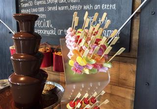 Colorful Jelly Stick with Chocolate Fountain Fondue Tower for Dessert