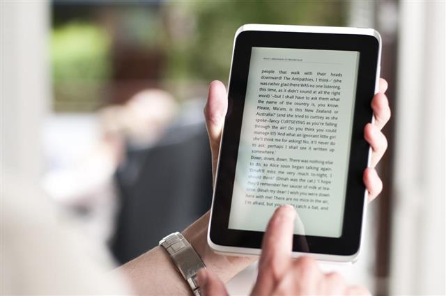 Reading e-Book on a small digital tablet