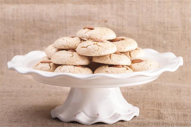 Cookies with Almond Filling