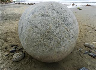 Moeraki Large Sphere