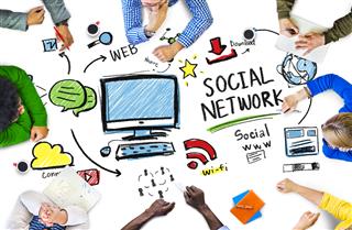 socialt nätverk sociala medier människor möter kommunikationskoncept
