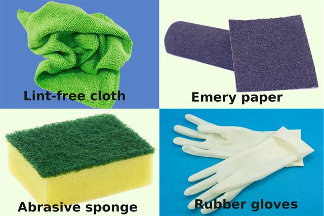 Cleaning material for glass