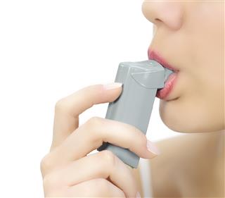 Woman with asthmatic problems