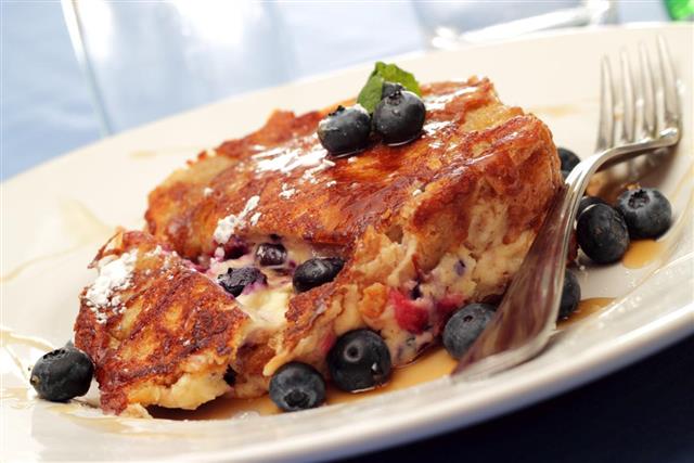 French toast with blueberries