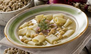 soup with chickpeas and pasta