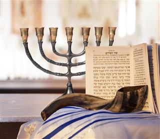 Rosh Hashanah and Yom Kippur holiday symbols