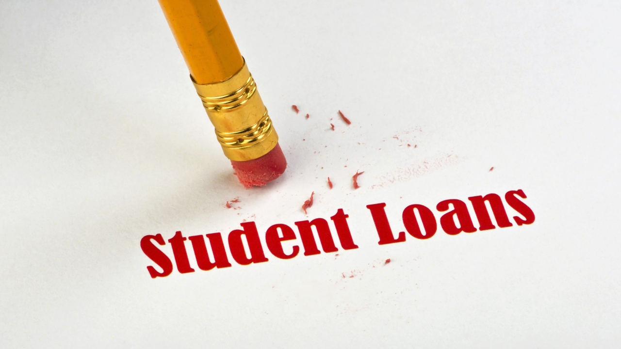 How to Avoid Student Loan Defaults