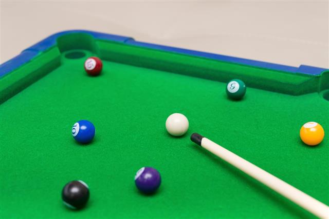 Small snooker toy set for children