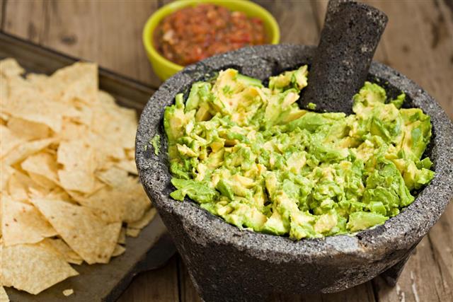 Guacamole salsa and chips