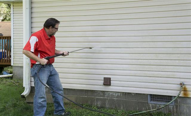 Pressure Washer To Clean Vinyl Siding