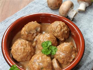 Meatballs with mushrooms and sauce