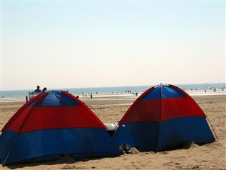Duo tent near beach