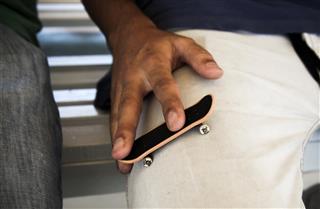 Finger skateboarding