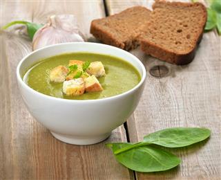 Spinach Soup With Dried Crusts