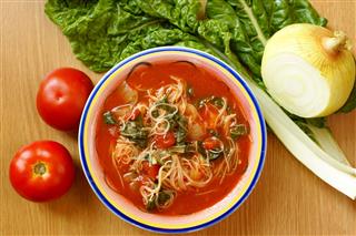 Tomato Spinach Soup With Noodles