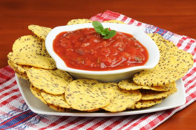 Salsa et chips de tortilla