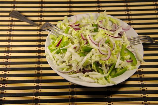 Chinese Cabbage Salad With Green Pepper