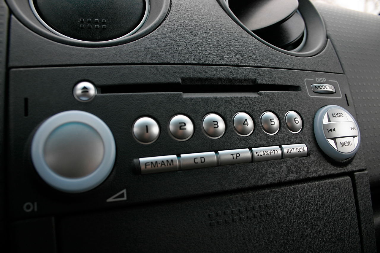 How to Choose a Good DVD Player for Your Car