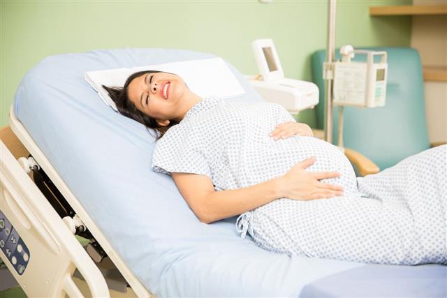 Pregnant woman with labor pains