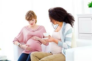 Sharing pregnancy experiences