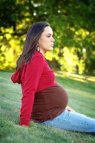 Pregnant woman Thinking