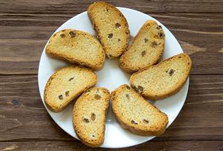 Dry Toasted Bread With Raisins