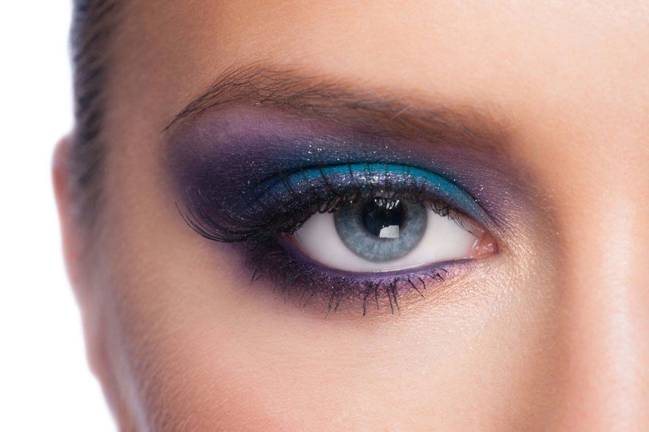 5 Smart Hacks to Choose the Right Eyeliner for Blue Eyes - Beautisecrets