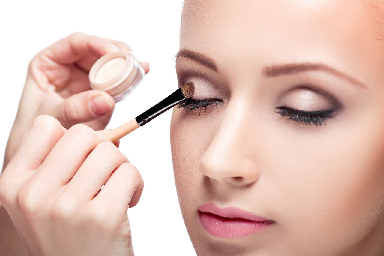 Tips on Eye Makeup for Women Over 50 to Make Them Look Ravishing