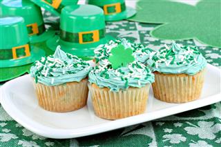 St Patricks Day Cupcakes Setting