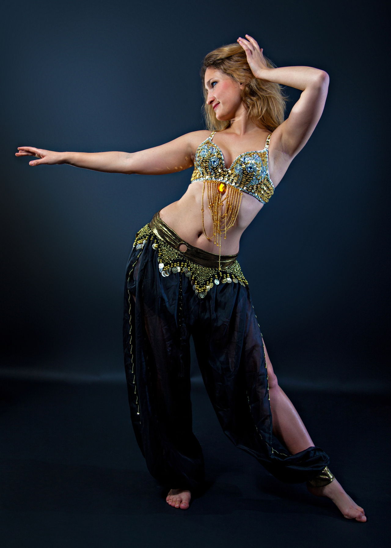 3 Easy Steps to Make a Gorgeous Belly Dance Costume at Home
