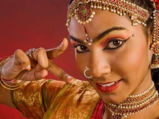 Indian Dancer Alluring Eyes