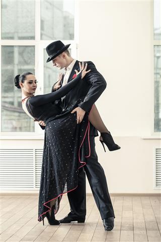 Couple Dancing Tango Argentino