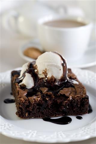 Chocolate Brownie With Vanilla Ice Cream
