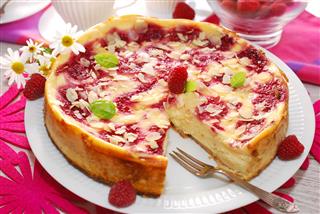 Cheesecake With Raspberries And Almonds
